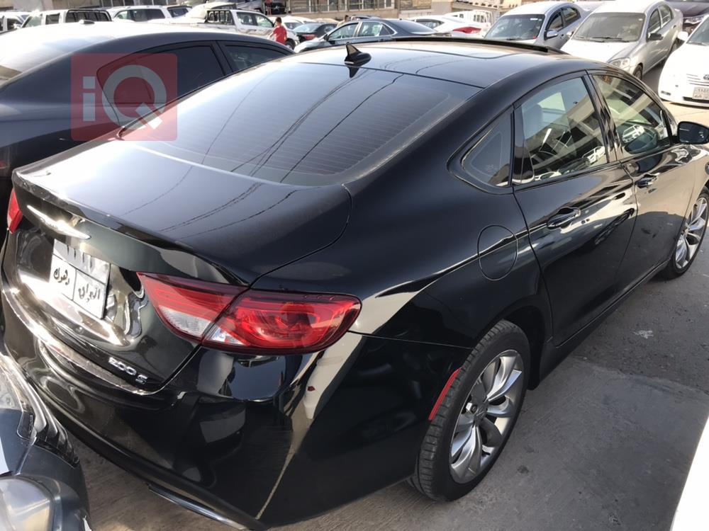 Chrysler 200